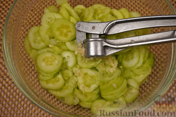 Венгерский салат из огурцов
