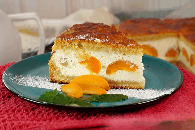 Пирог с творогом и абрикосами
