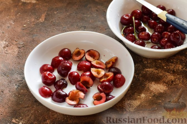 Сметанное желе с черешней и вишнёвым соком