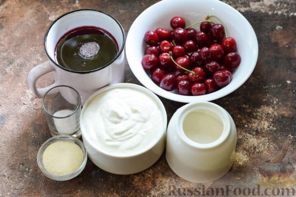 Сметанное желе с черешней и вишнёвым соком Сметанное желе с черешней и вишнёвым соком