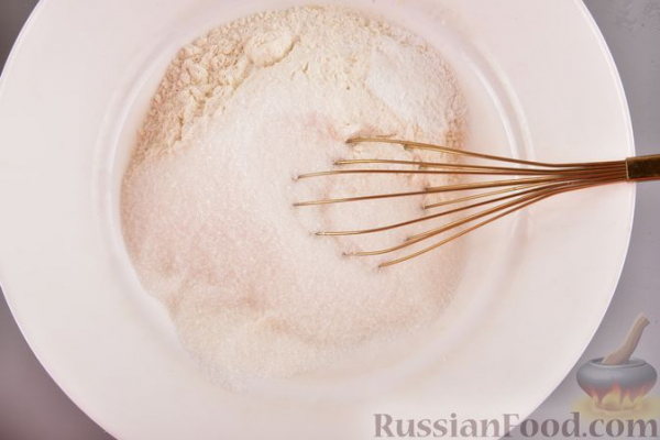 Насыпной пирог с ежевикой