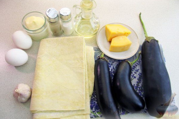 Рулетики из лаваша, с баклажанами и сыром