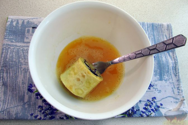 Рулетики из лаваша, с баклажанами и сыром