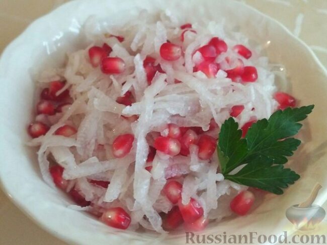 Салат из дайкона и граната