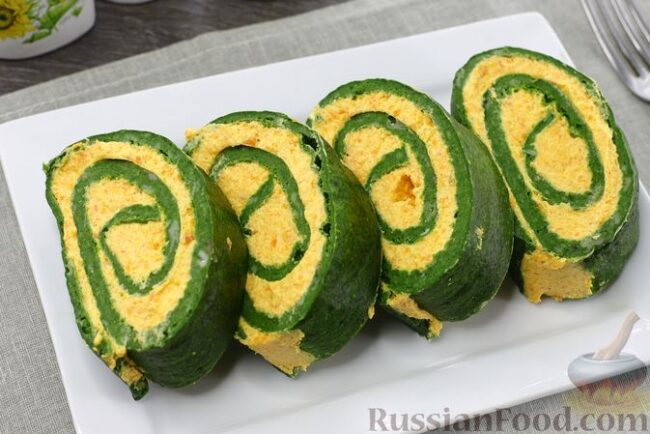 Шпинатный бисквит с морковно-сырным кремом Шпинатный бисквит с морковно-сырным кремом