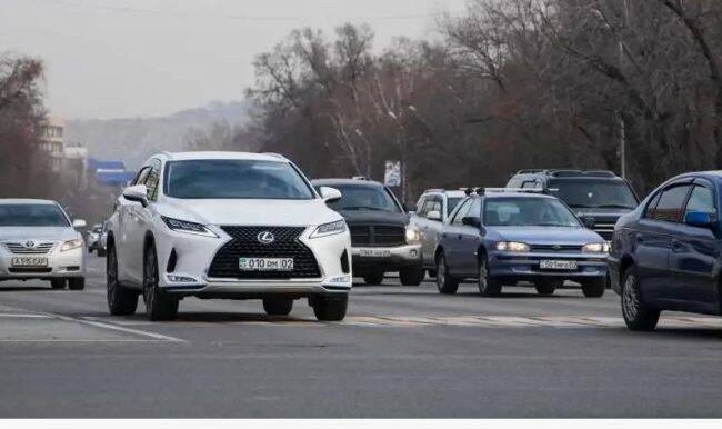 Тем, кто пригнал себе автомобиль из Казахстана, может прийти уведомление о доначислении утильсбора