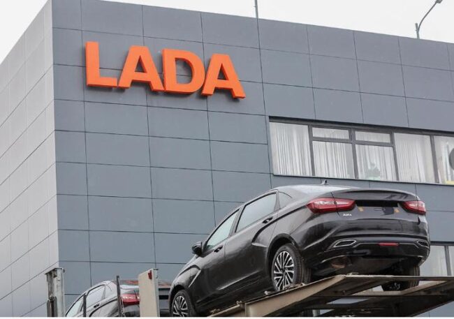 АвтоВАЗ поднимет цены почти на все модели Lada в 2026 году: сколько они будут стоить