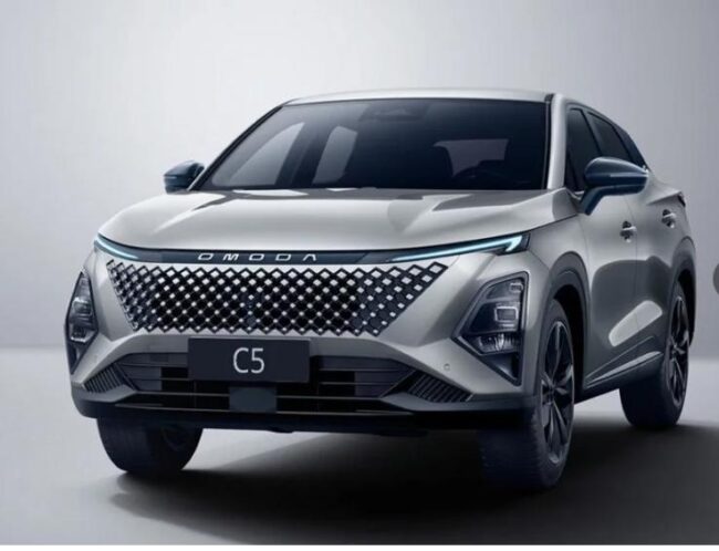 Китайский бренд Omoda повысил цены на свои кроссоверы C5 и C7 в России