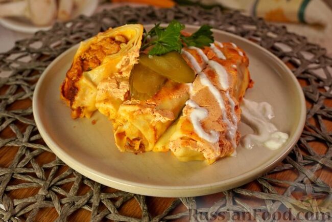 Блинчики с мясом, грибами и маринованными огурцами Блинчики с мясом, грибами и маринованными огурцами