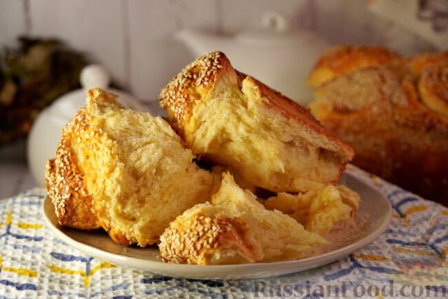Миндальные булочки с апельсиновой цедрой и кунжутом