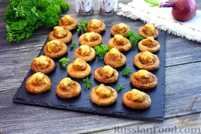 Фаршированные бублики с сыром и фаршем