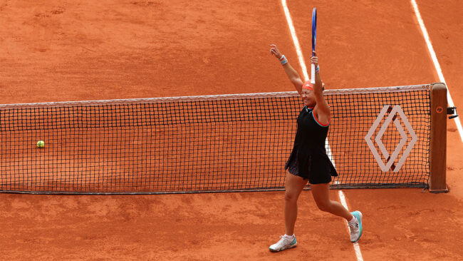 Диана Шнайдер обыграла Арину Соболенко и вышла в полуфинал Roland Garros