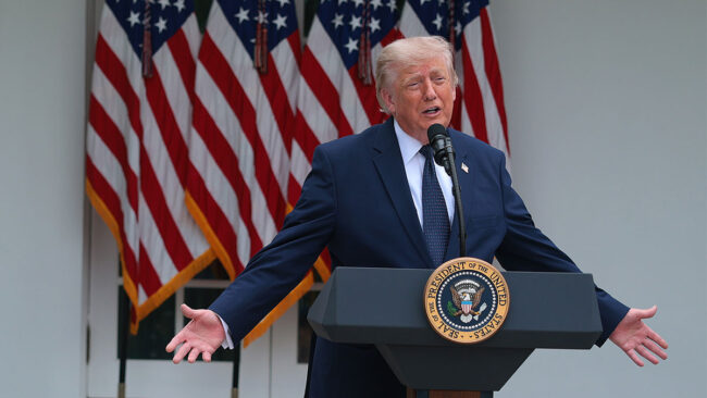 Трамп подтвердил звонок Инфантино с просьбой отменить отстранение игрока сборной США Трамп подтвердил звонок Инфантино с просьбой отменить отстранение игрока сборной США